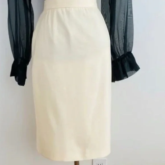 MUST GO 🥳🤩Valentino pencil skirt - Picture 1 of 11